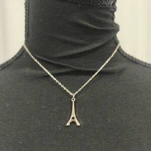 Elegant Silver Eiffel Tower Pendant Necklace